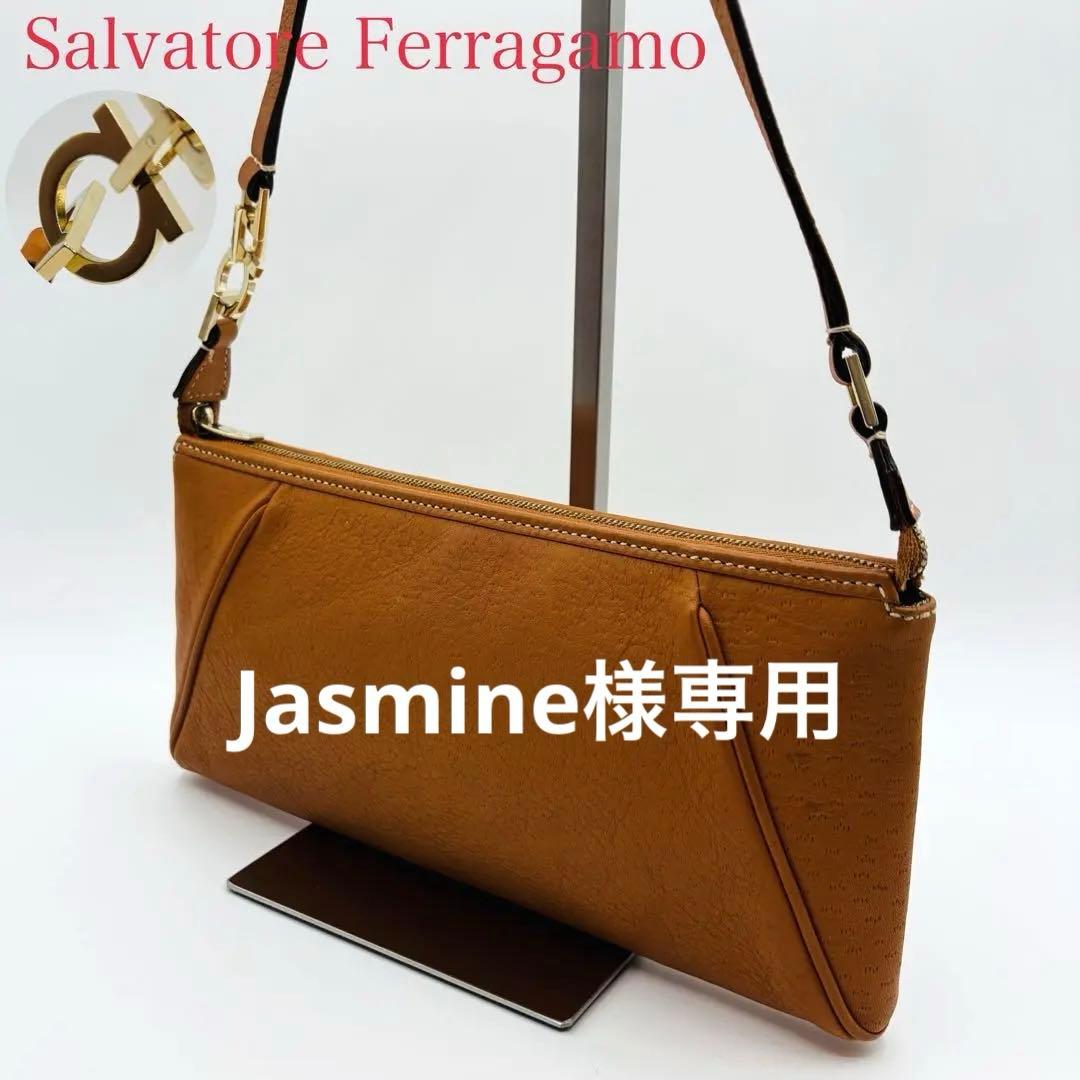 【美品】サルヴァトーレフェラガモ ショルダーバッグ レザー ガンチーニ キャメル