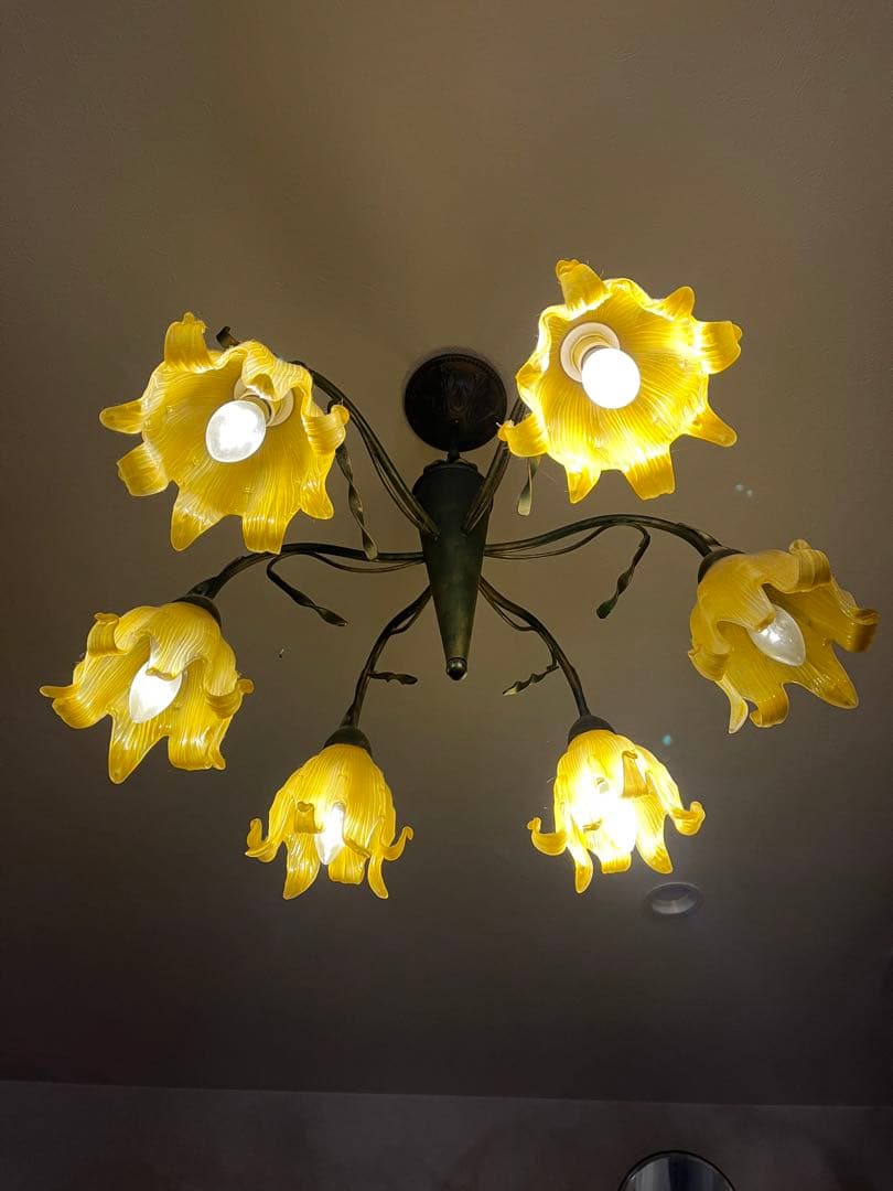 アンティーク風　フラワーシャンデリア 6灯