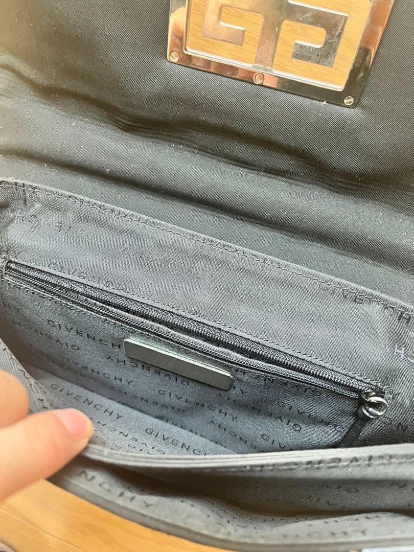 Givenchy ブラック ショルダーバッグ