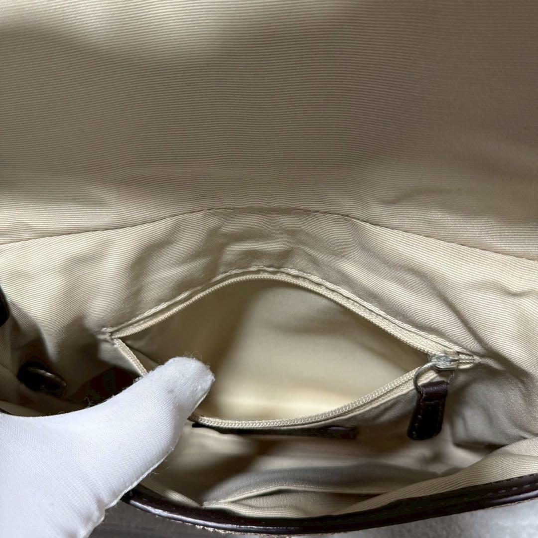 バッグ Coach Signature Turn Lock Shoulder Bag