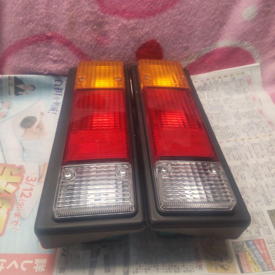 テールランプ 　三菱　キャンター　純正テール　キャンター純正テール　アイス