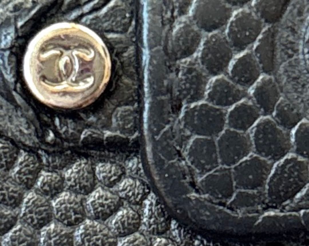 CHANEL シャネル　ブラックレザー 二つ折り財布