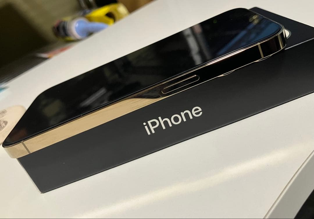 Apple iPhone 13 Pro ゴールド　ほぼ未使用品