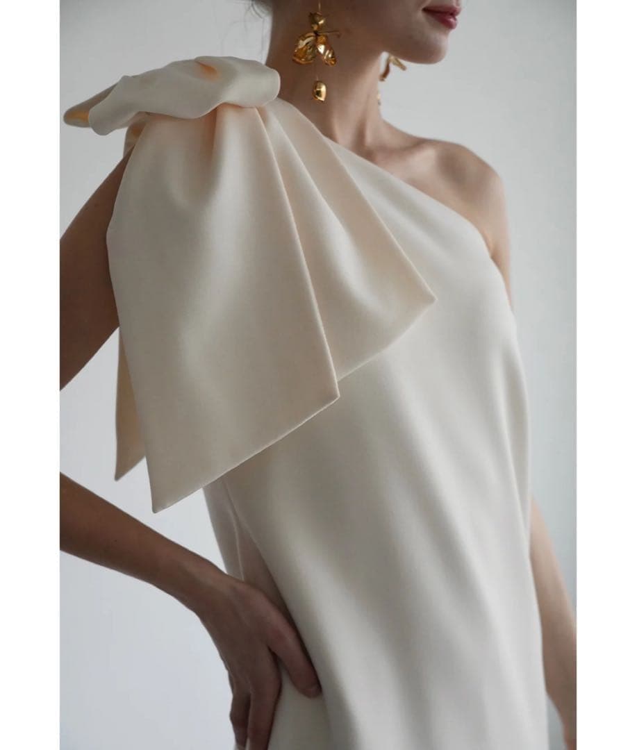 スーツ・フォーマル・ドレス Acka one shoulder point one-piece ivory