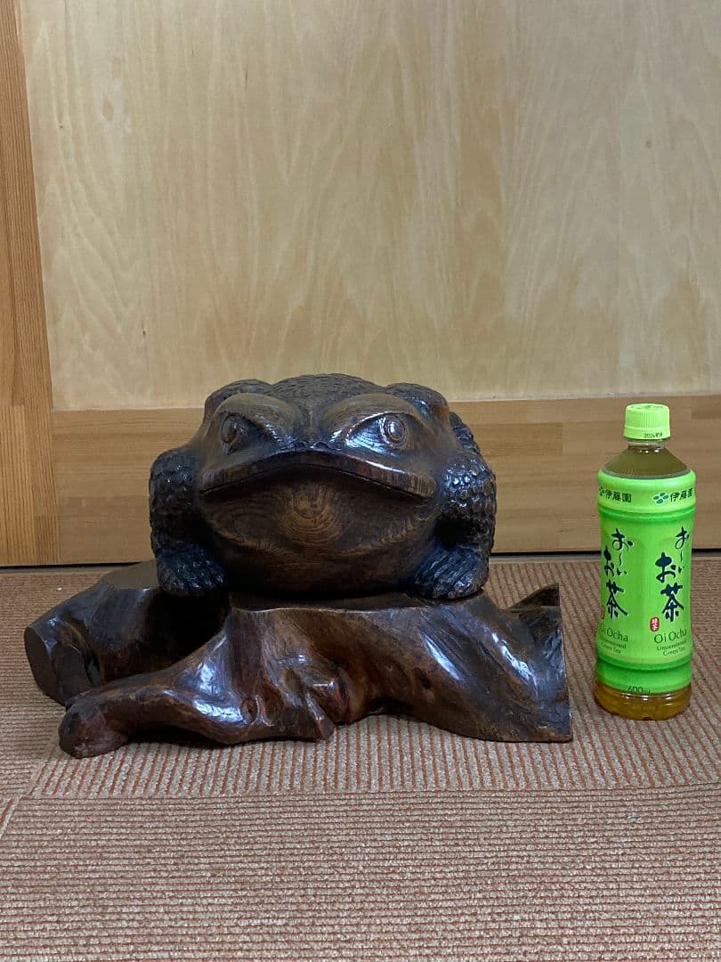 松平家　かえるの置物 　　　　（無事かえる）