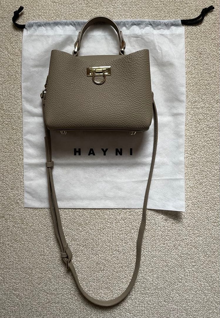 ヘイニ ベイビーマロエ 本革 ショルダーバッグ 2way グレージュ