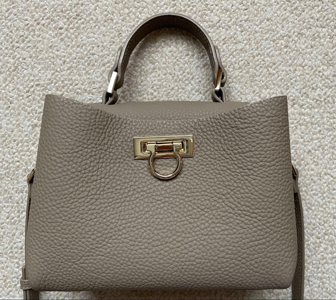 ヘイニ ベイビーマロエ 本革 ショルダーバッグ 2way グレージュ