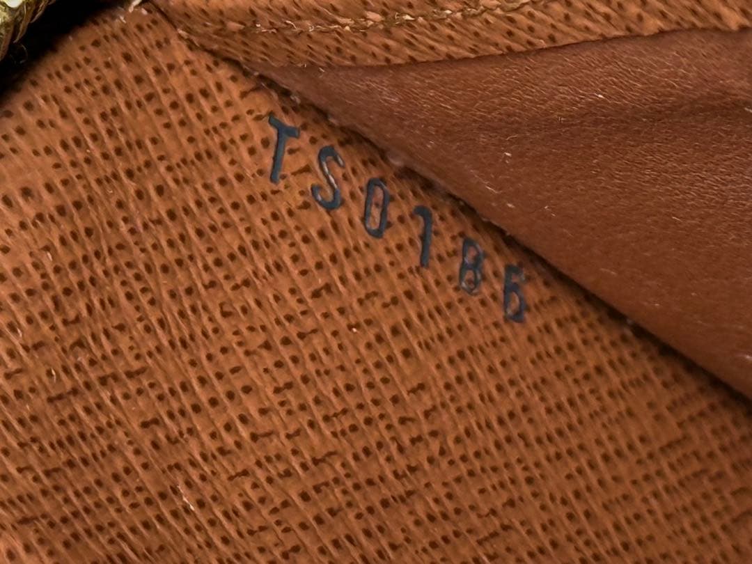 極美品！LOUIS VUITTONルイヴィトン　ジッピーパース　小銭入れ