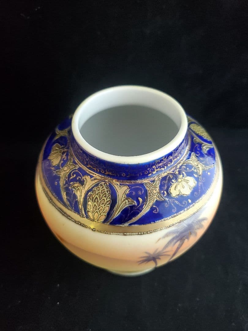 オールドノリタケのティーカップ＆ソーサーと花瓶の２点セット