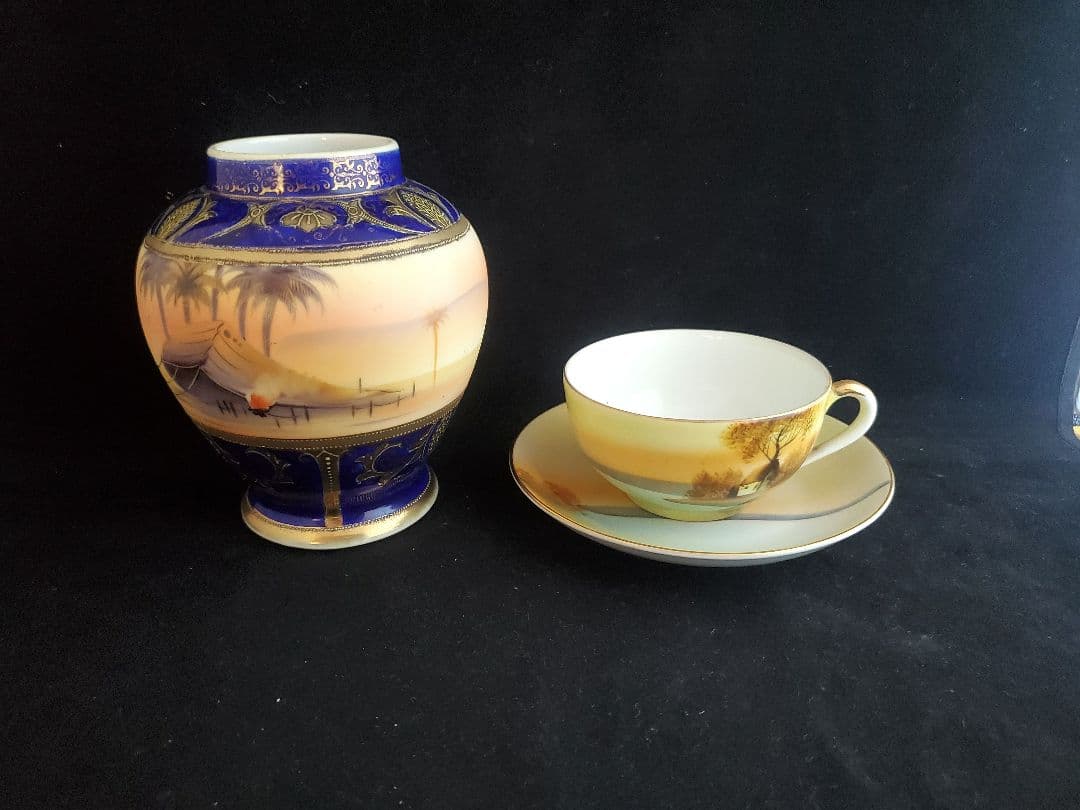 オールドノリタケのティーカップ＆ソーサーと花瓶の２点セット