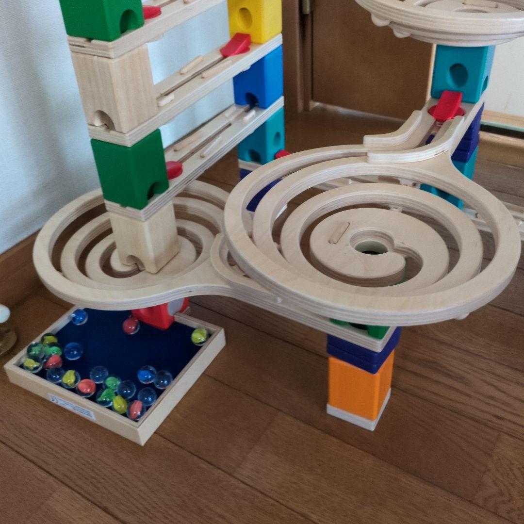 クアドリラ ツイスト&レールセット ボールキャッチャー2個付き