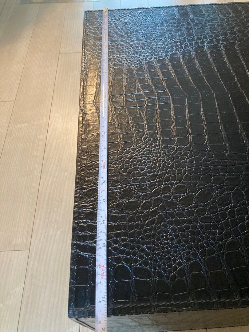 え*む様 FENDI CASA クロコダイルテクスチャ サイドテーブル