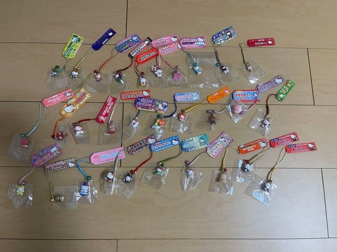 激レア⁉︎ハローキティ　ご当地キティ　根付ストラップ102個セット