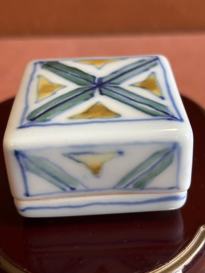 佐賀県重要無形文化財小野珀子作緑釉金彩十字クロス文香合　未使用　澤田痴陶人弟子