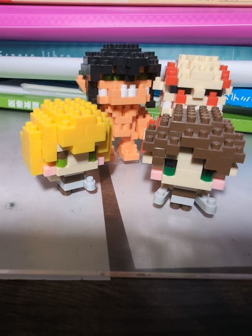 進撃の巨人　ブロックフィギュア ４体セット