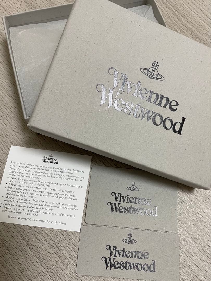 Vivienne Westwood ブラックレザー　三つ折り財布