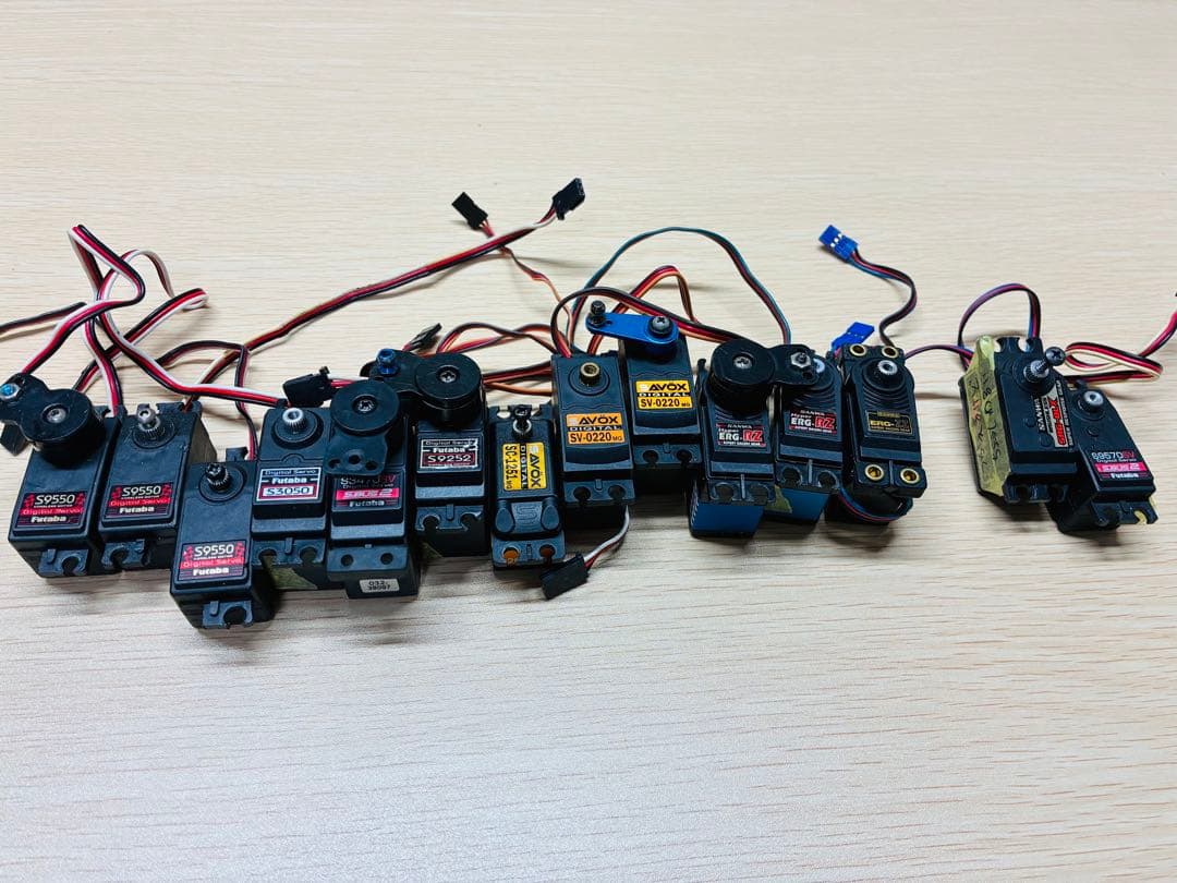 Futaba サーボ　ラジコンサーボ