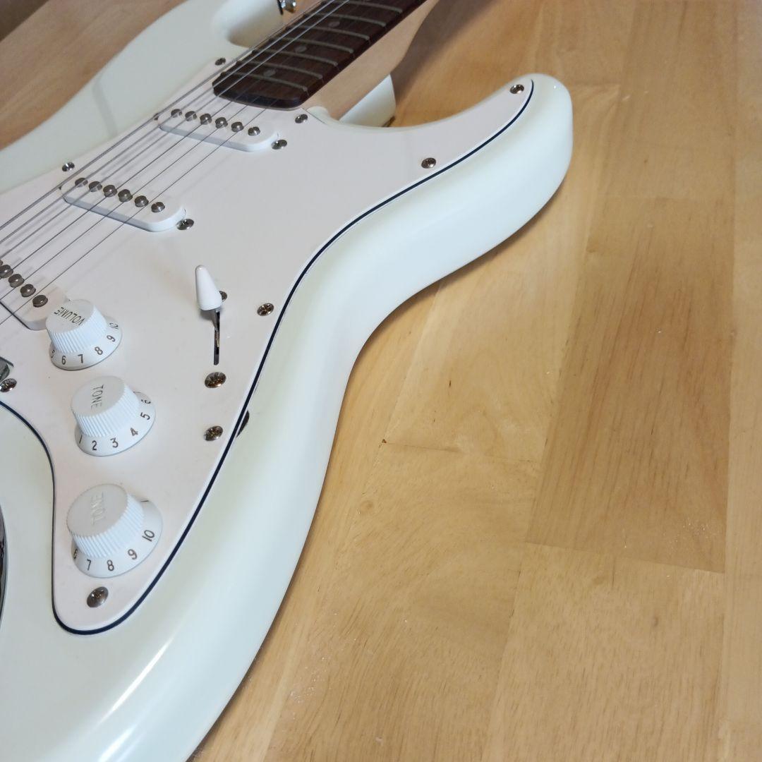 エレキギターSquier Stratocaster ホワイトアイスグリーン