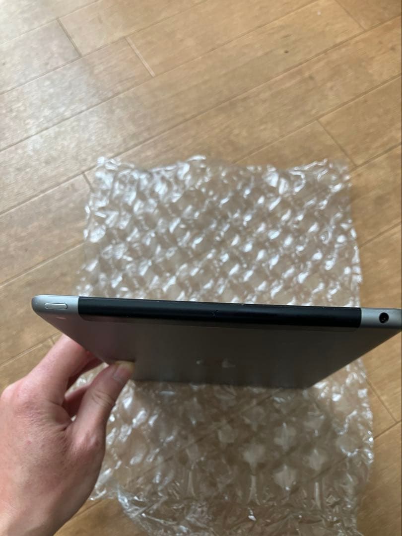 Apple iPad第6世代　Wi-Fi+Cellularモデル A1954