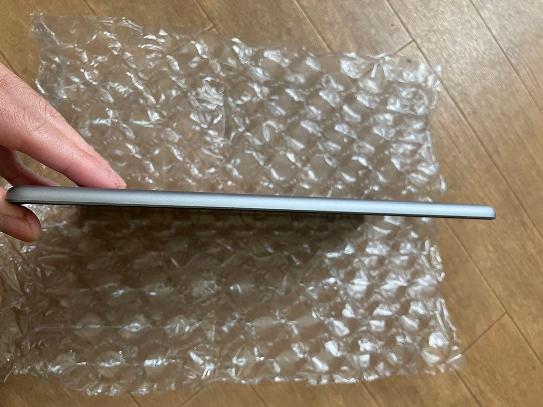 Apple iPad第6世代　Wi-Fi+Cellularモデル A1954