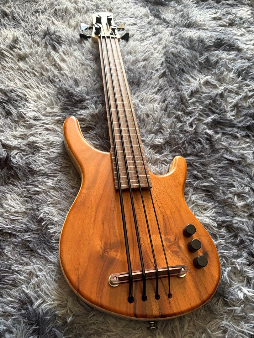 ベース KALA California U-BASS Hawaiian Fretless