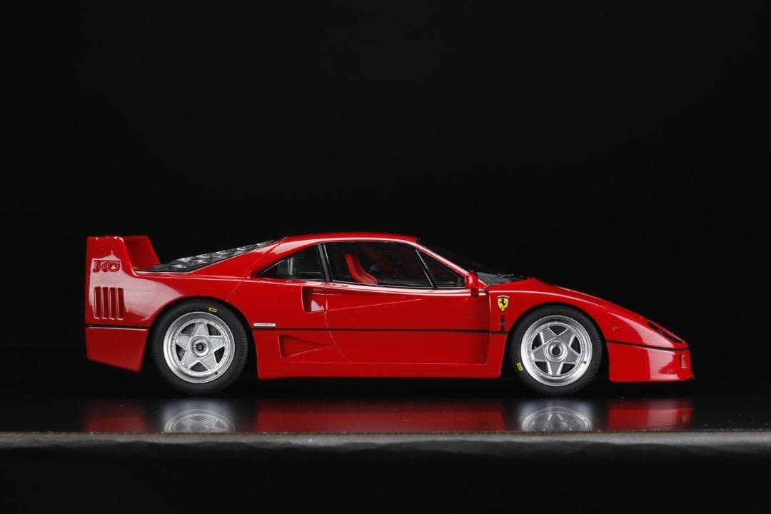 京商 Hobby JAPAN 1/18 フェラーリ F40 レッド 完成品