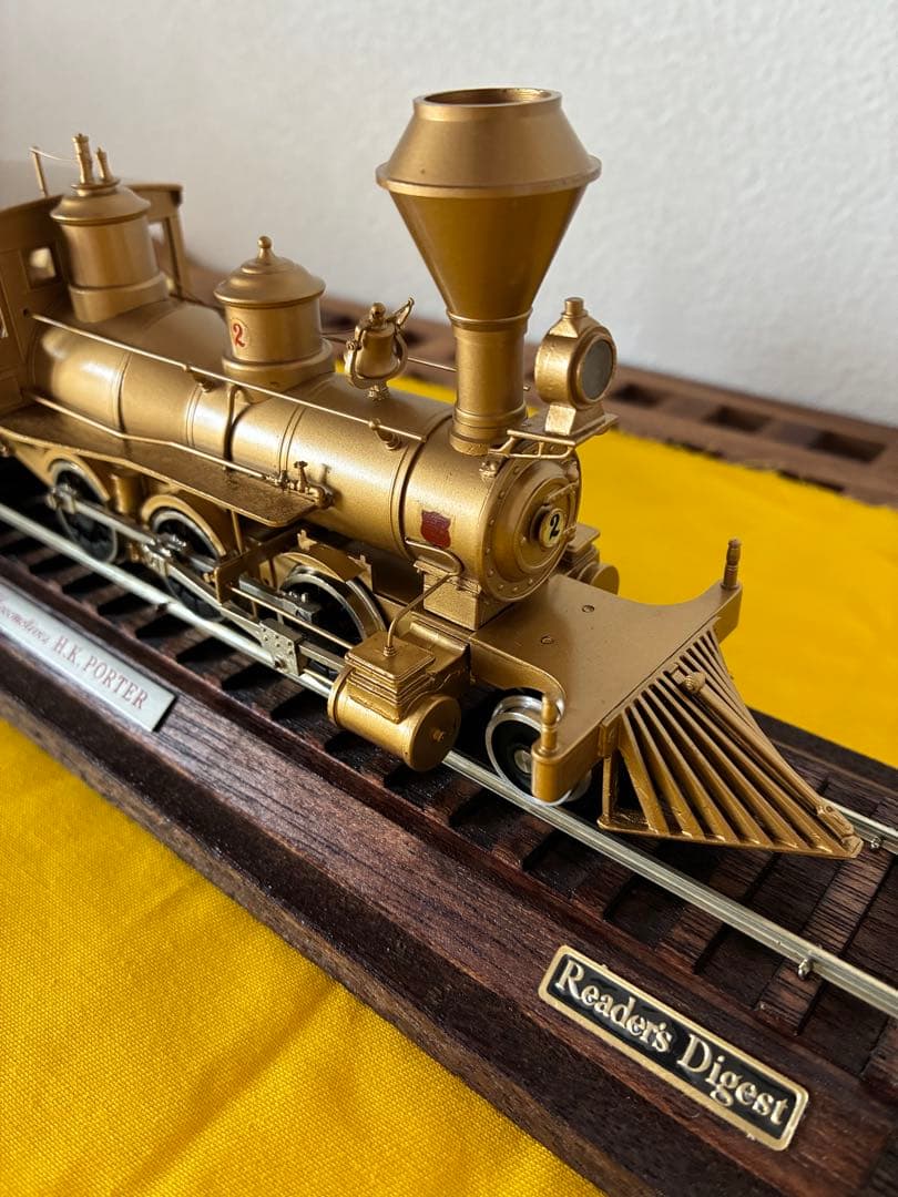 未使用品 弁慶号 蒸気機関車模型 金属製 レール基台・ケース付