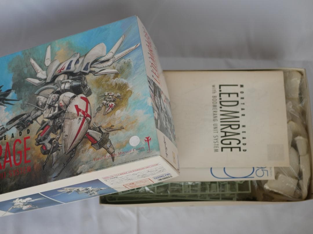 レッドミラージュ ブーメランユニット装着型 WAVE 1/100 FSS