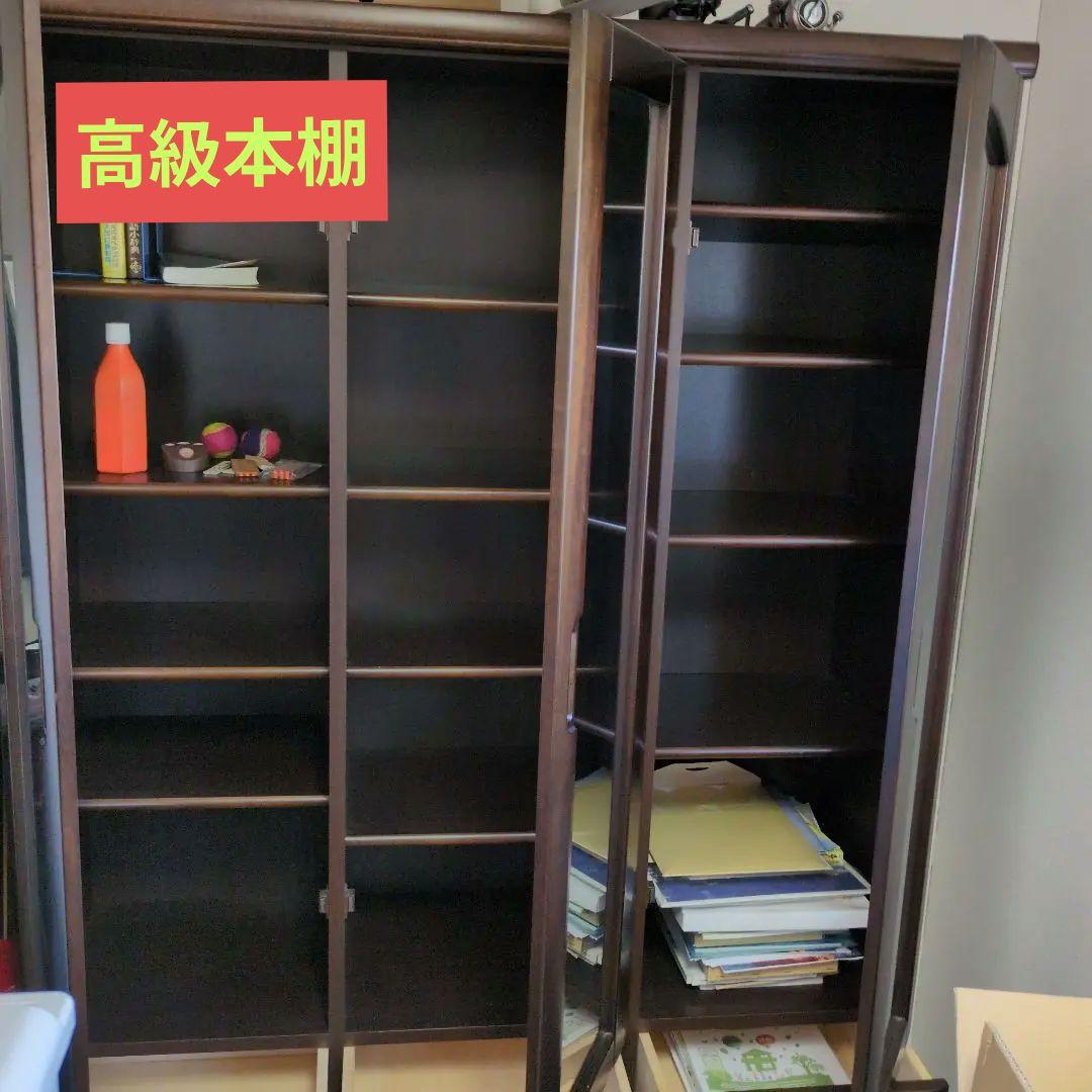 【早くお譲りします、送料のみです】木製本棚 ガラス扉付き ダークブラウン