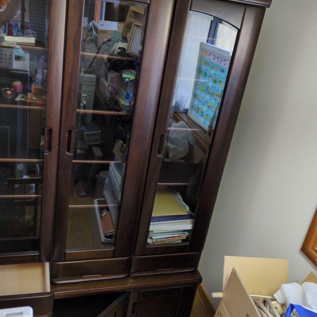 【早くお譲りします、送料のみです】木製本棚 ガラス扉付き ダークブラウン