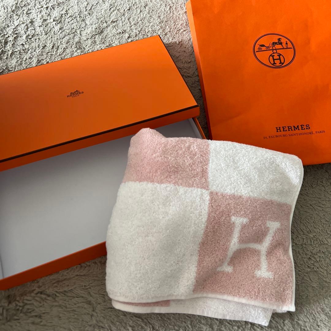【美品未使用 箱と袋付き❣️】HERMÈS エルメス　タオル プレゼント用