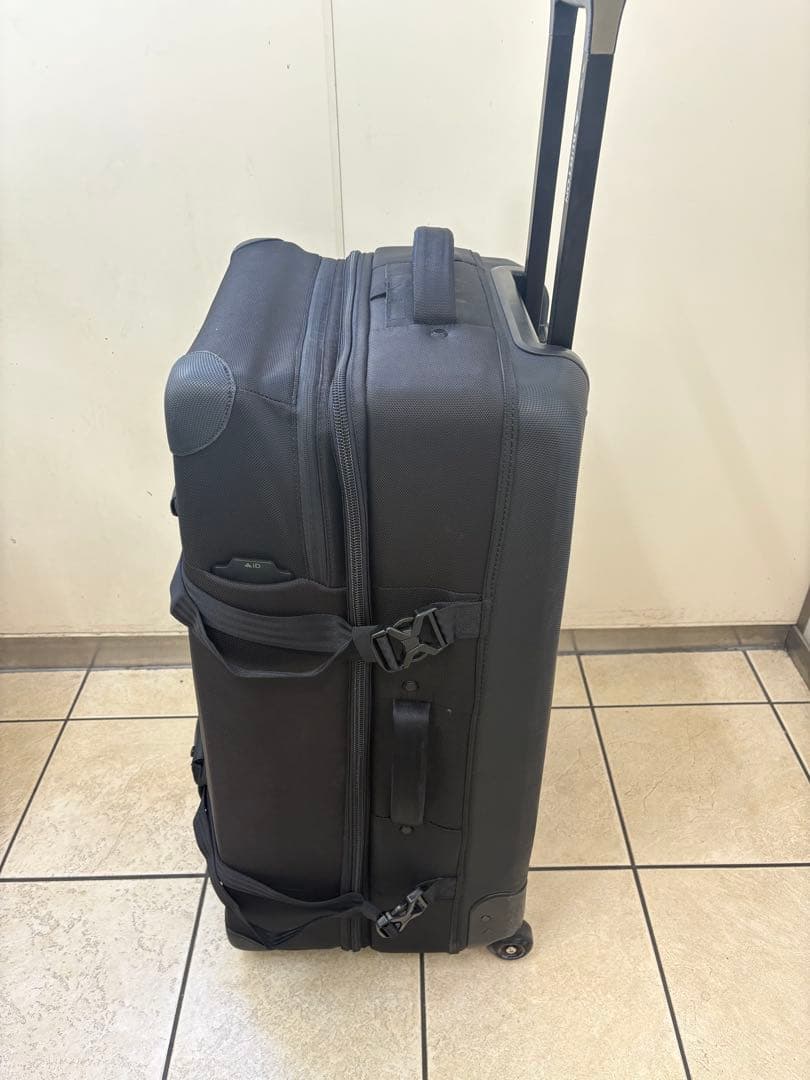 Burton wheelie sub 116L ブラック キャリーケース