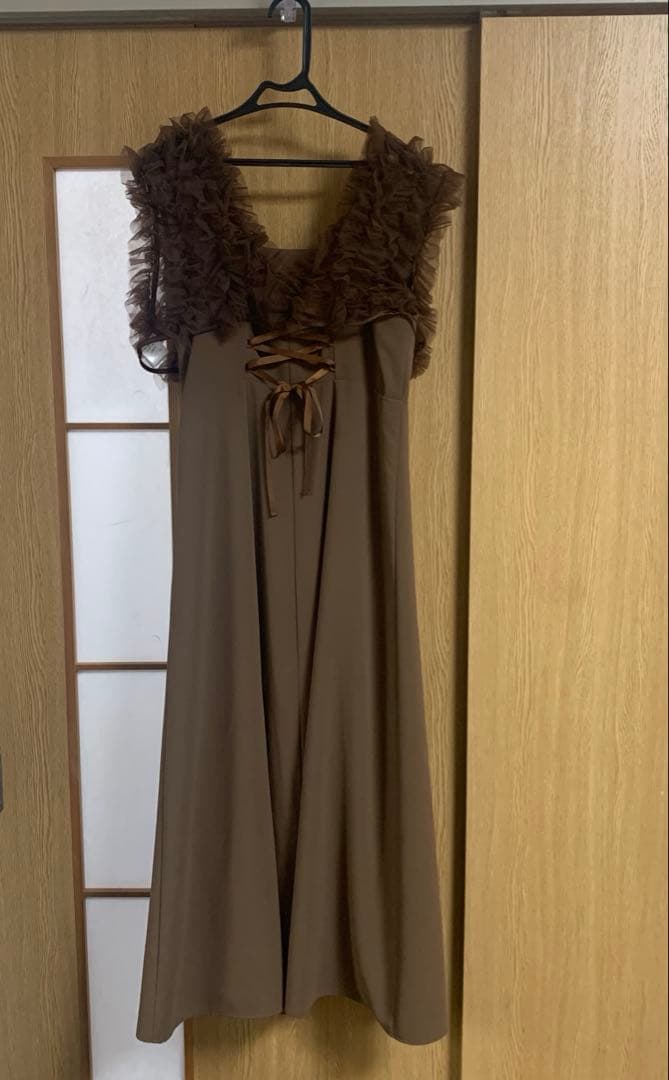 atloチュールベスト付きブラウンドレス　ネックレスつき