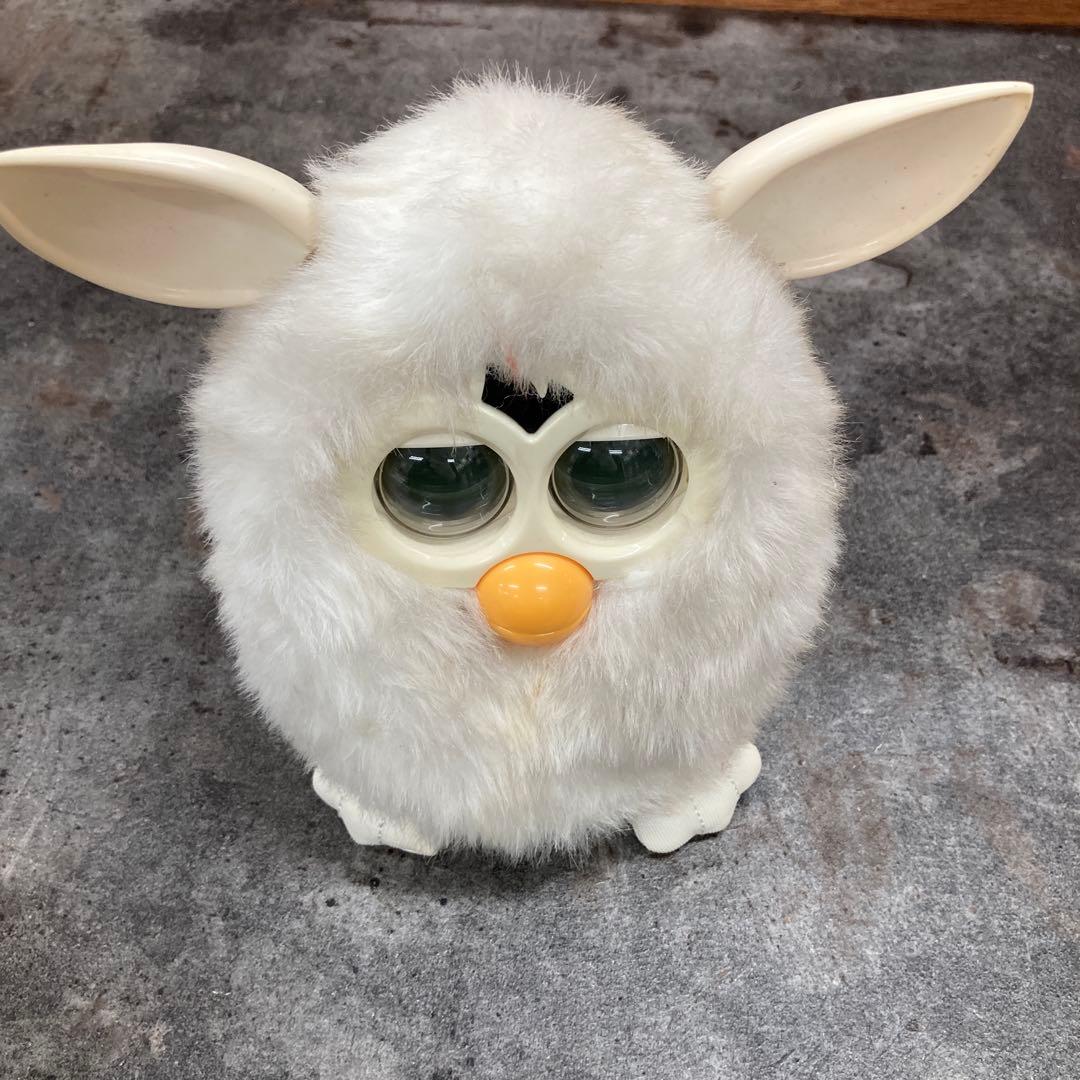 ファービー　マシュマロホワイト　アップルレッド