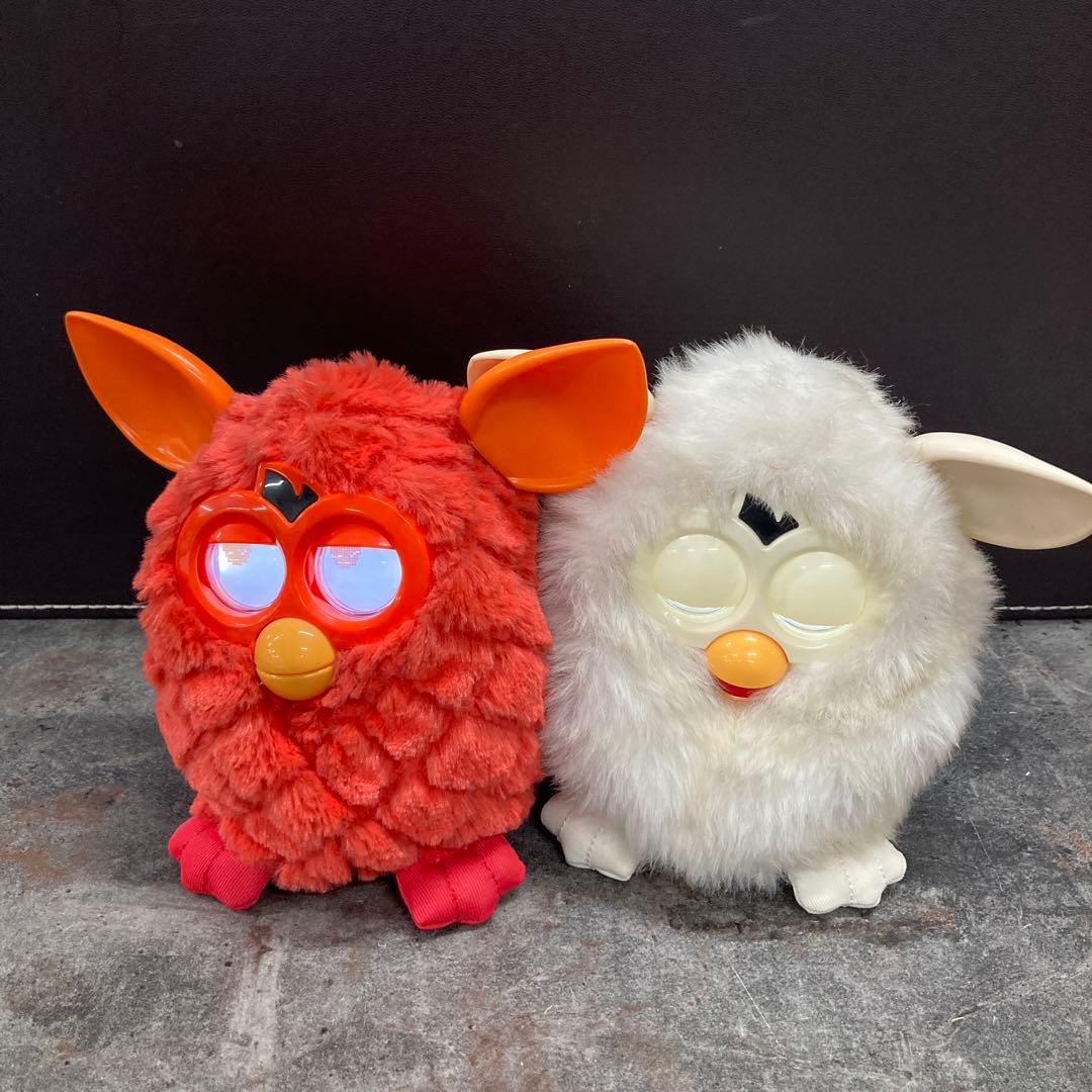 ファービー　マシュマロホワイト　アップルレッド