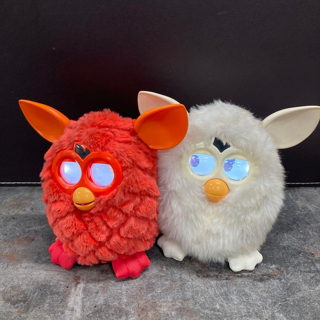 ファービー　マシュマロホワイト　アップルレッド