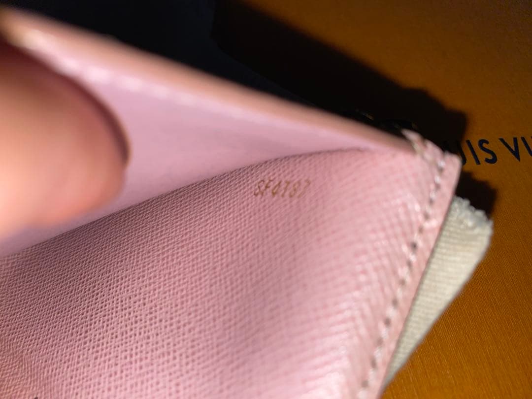 ポルトフォイユ ヴィクトリーヌ 三つ折り モノグラム ピンク ローズバレリーヌ