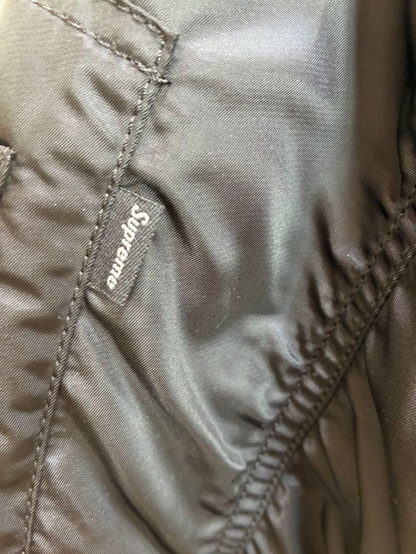 岩田着FW22 Supreme Faux Fur Reversible MA-1