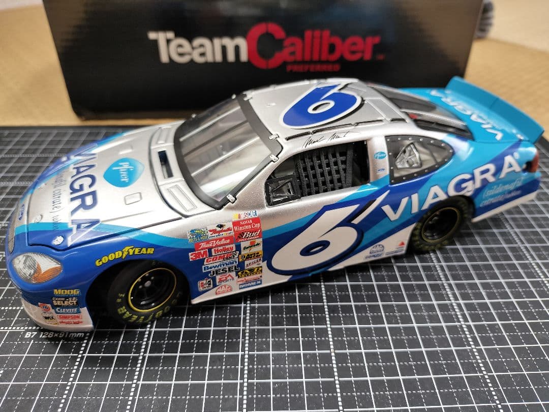 1/24 ナスカー　フォード　トーラス ＦＯＲＤ NASCAR　VIAGRA
