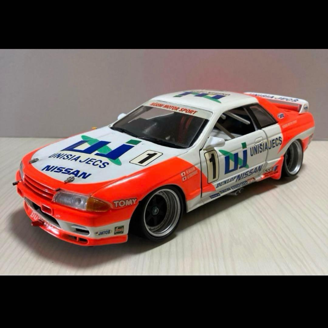 京商　1/18 UNISIA JECS SKYLINE