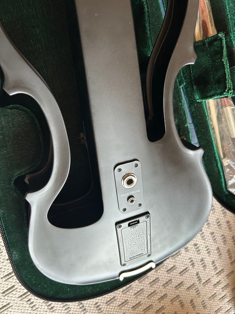 美品 Hallstatt ハルシュタット エレキバイオリンCV-210Eブラック