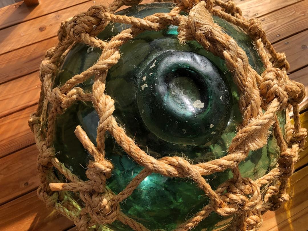 魚具、当時物ガラスの浮き球、珍品、貴重品、直径36㎝新品麻網付き。