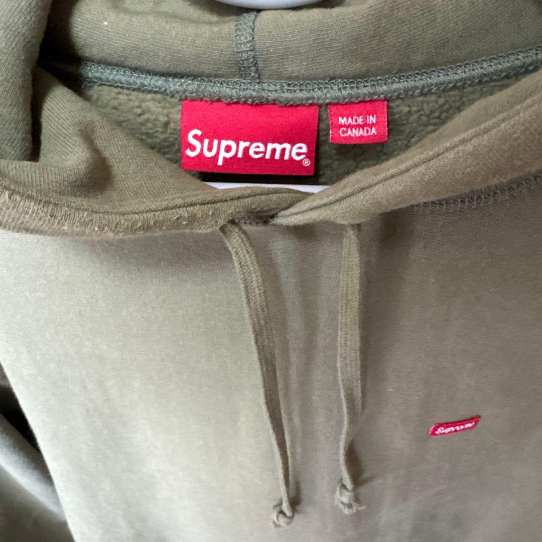 ぽてる31日まで値下げ　シュプリームパーカー