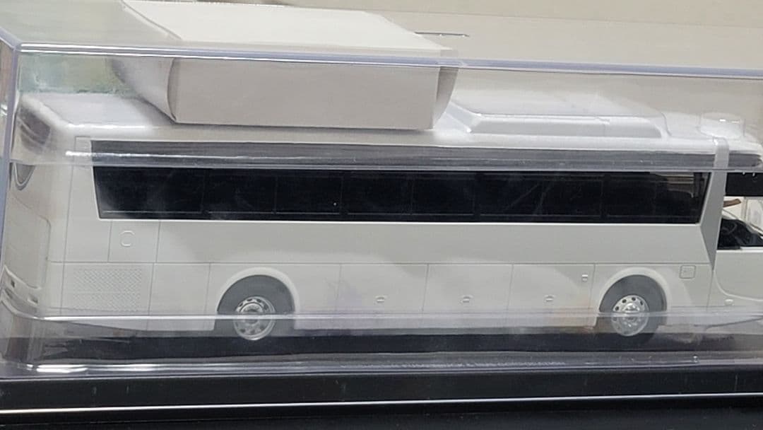 FUSO エアロバス新型 1/43 無色ボディー 未使用モデル