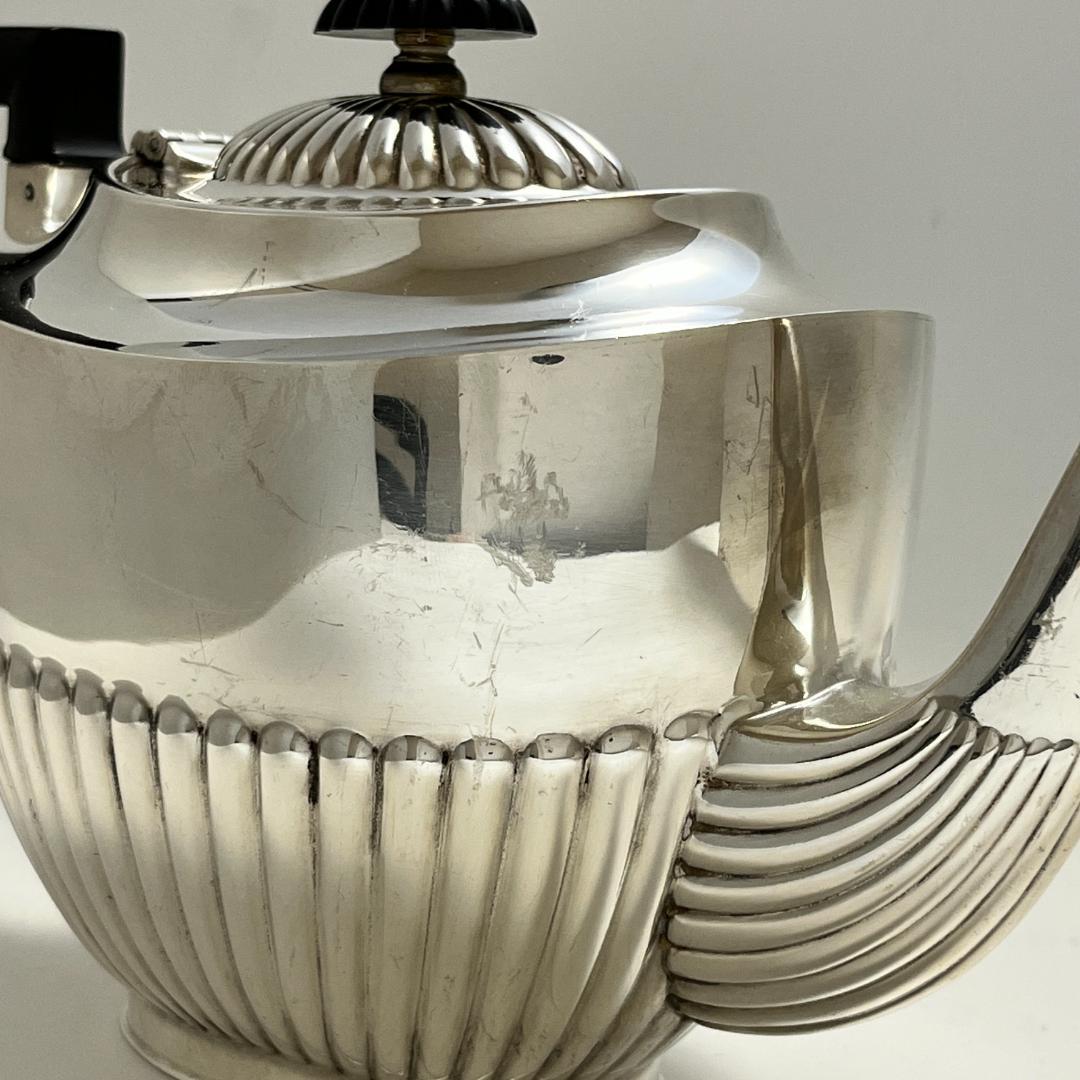 【英国】 クイーンアンスタイルのティーセット 4点 ティー/コーヒーポット