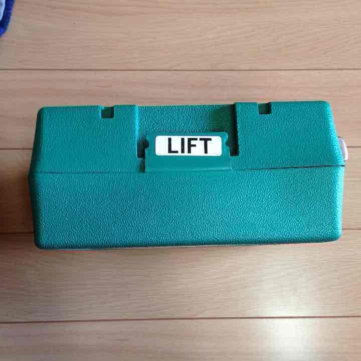 プロテクティブ ブレッシング エキップメントの箱