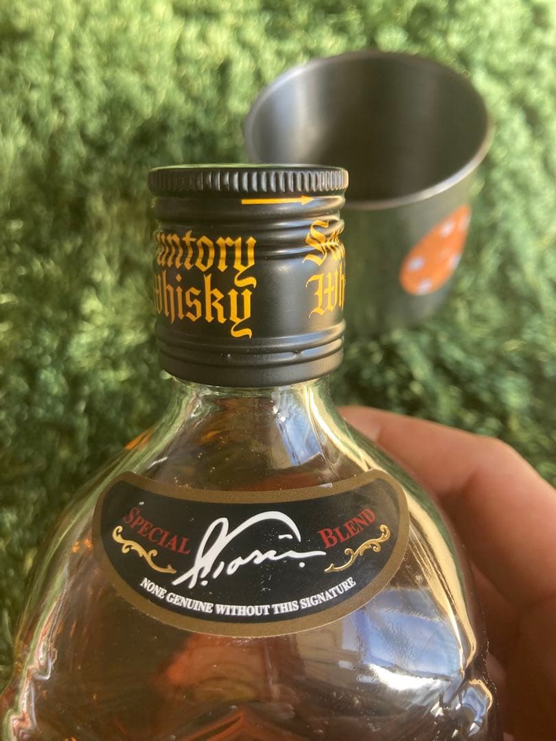 THE finest old whiskey サントリー　黒角　※生産終了