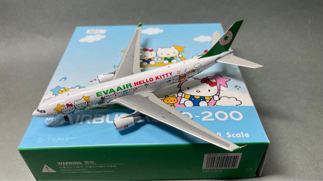 航空機・ヘリコプター phoenix Airbus A330-2 EVAAIR Hellokitty