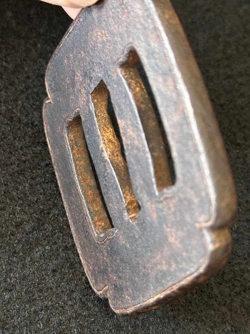 古美術　鉄地刀鍔　古刀剣装具　　時代物　25CA