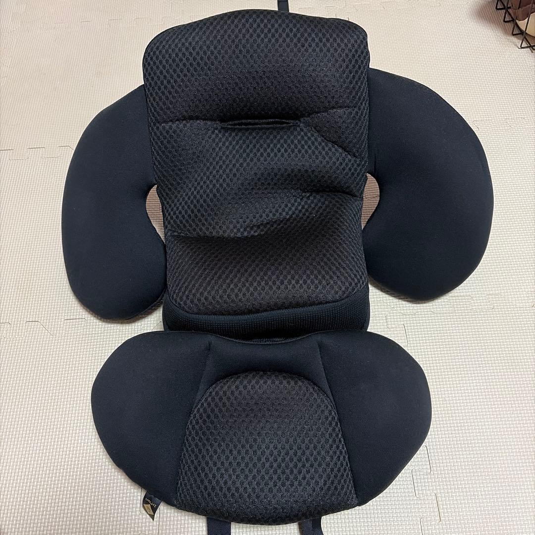 Combi 車用チャイルドシート 黒　THE Sシリーズ　ISOFIX